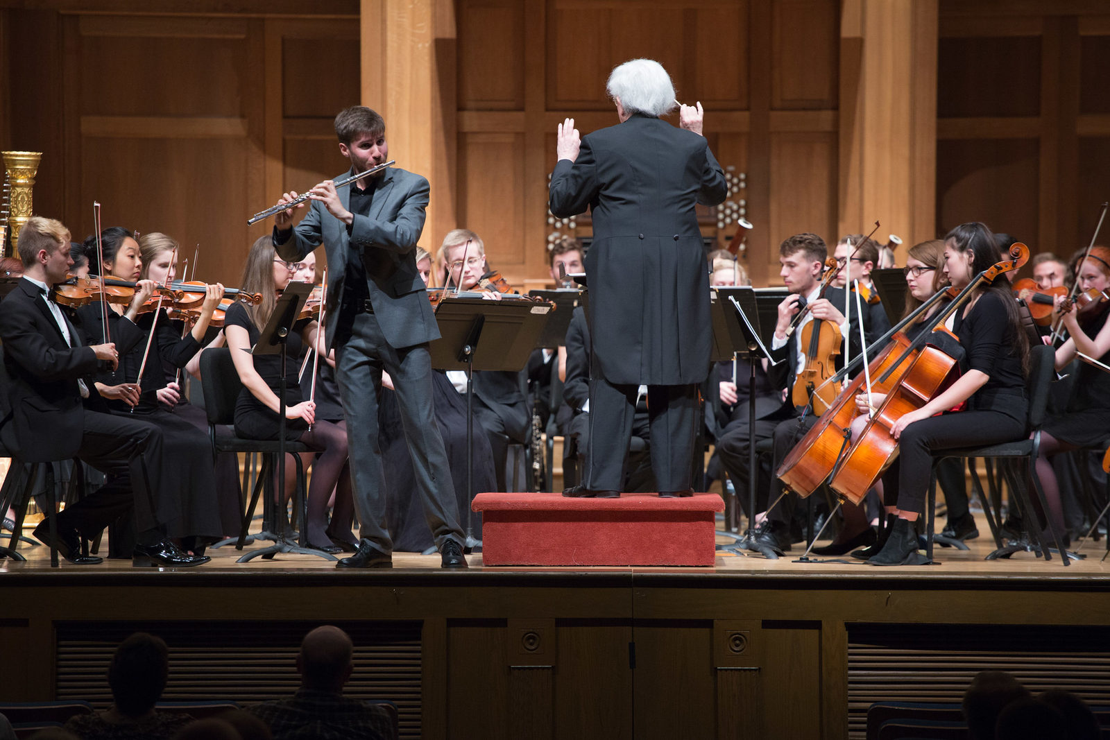 Student Leo Sussman performing with the Lawrence Symphony Orchestra