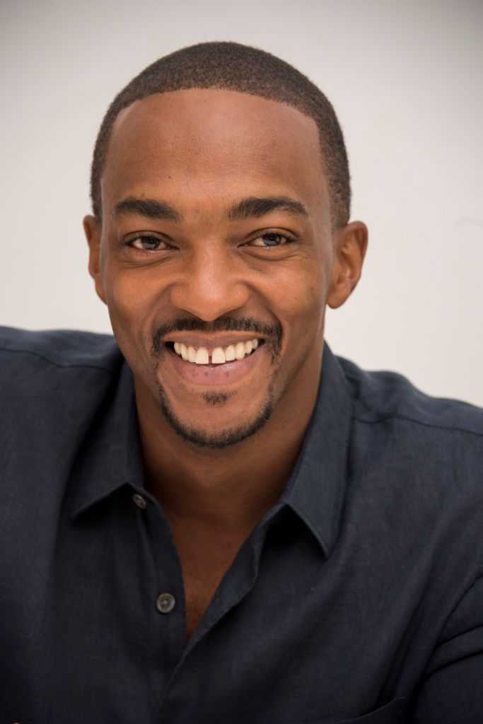 Head shot of Anthony Mackie, 2022 Commencement Speaker