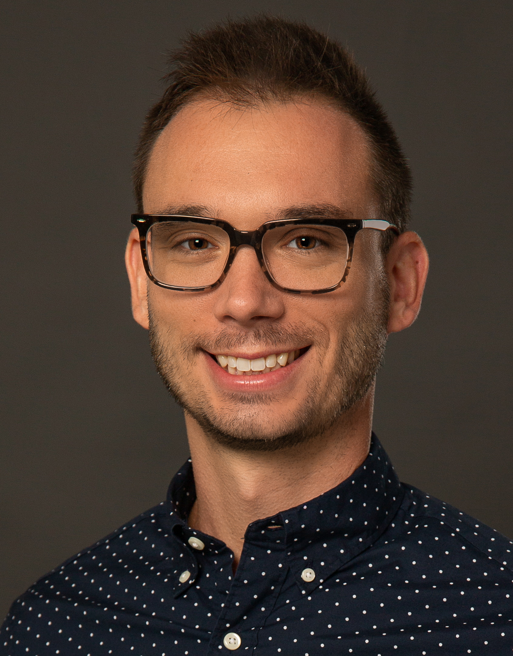 Head shot of Michael Gesinski