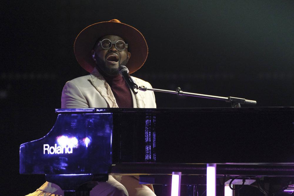 John Holiday singing and playing the piano on The Voice