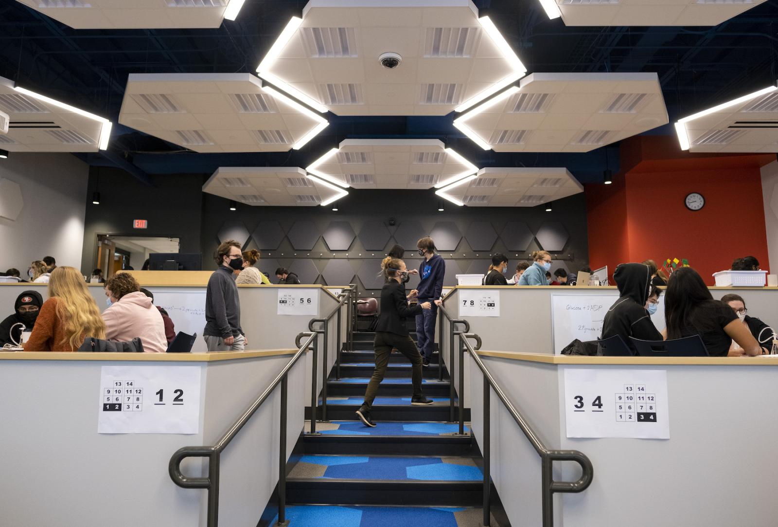 Students during an Intro to Physics class in the new Science Learning Commons classroom.