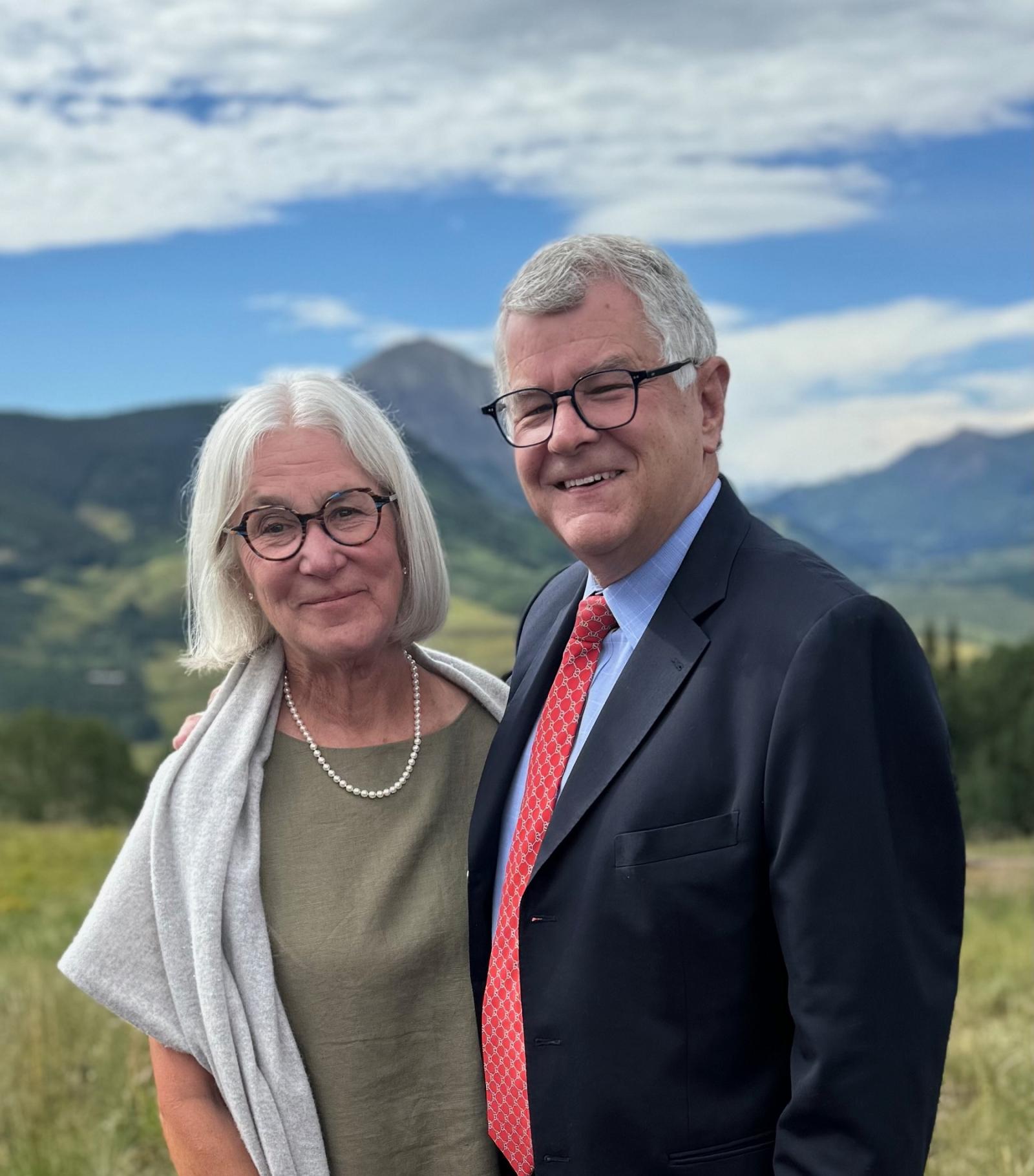 Portrait of Charles and Janice Woodward, both Class of 1975