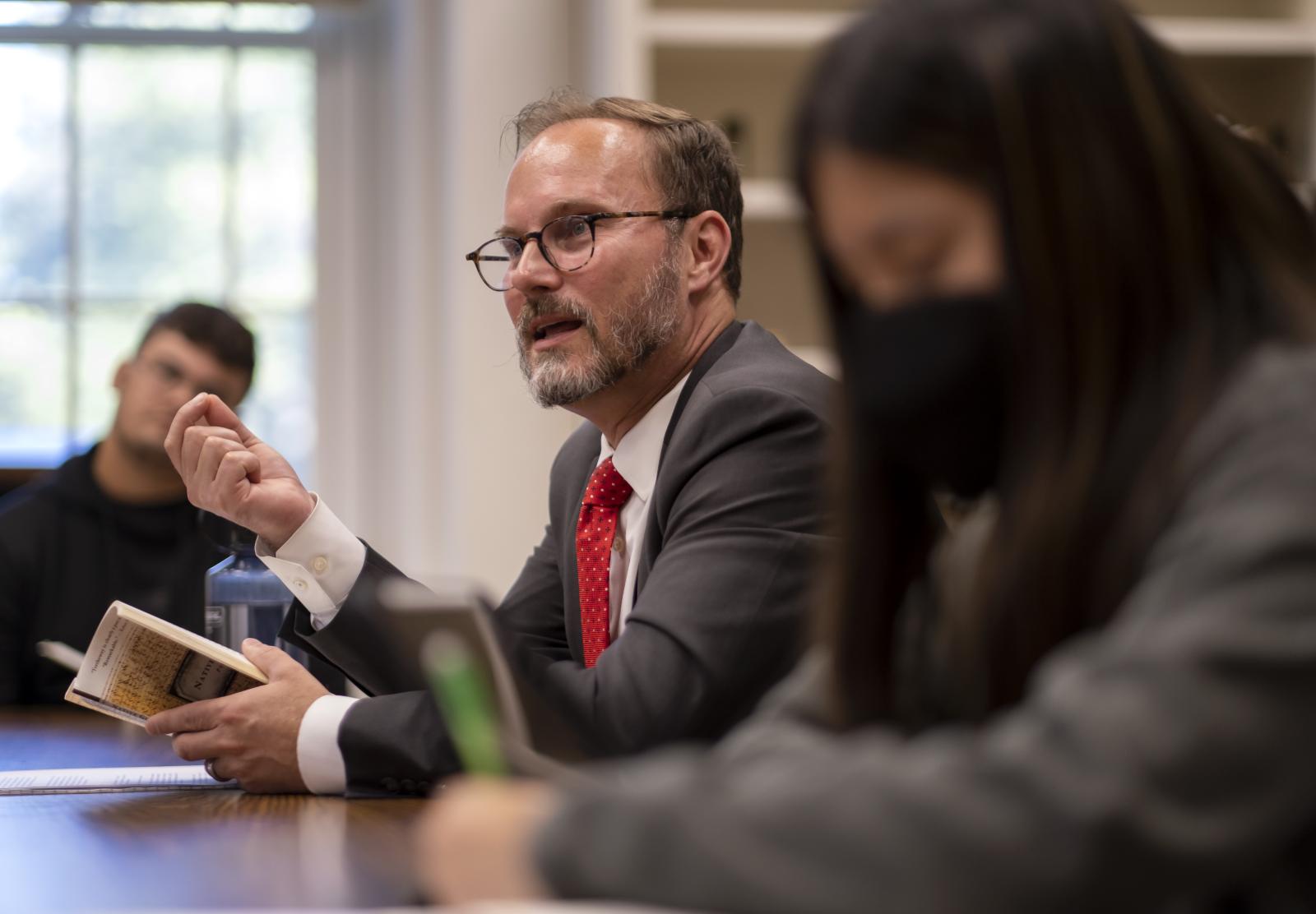 Garth Bond Teaches First-Year Studies in 2022