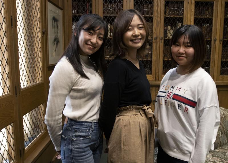 Japanese students (from left) Arisa Yanagimoto, Manami Takahashi, and Mika Ohara 