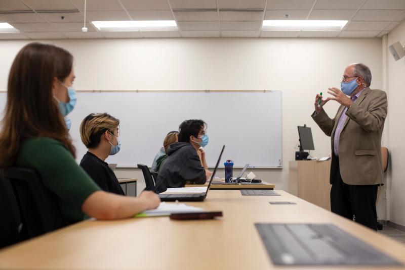 Shaun Donnelly, 2021's Visiting Scarff Professor, speaks to students during class.