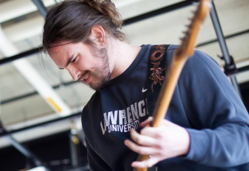 Michael Murphy performs at EarthFest in Warch Cinema. (Photo by Danny Damiani)