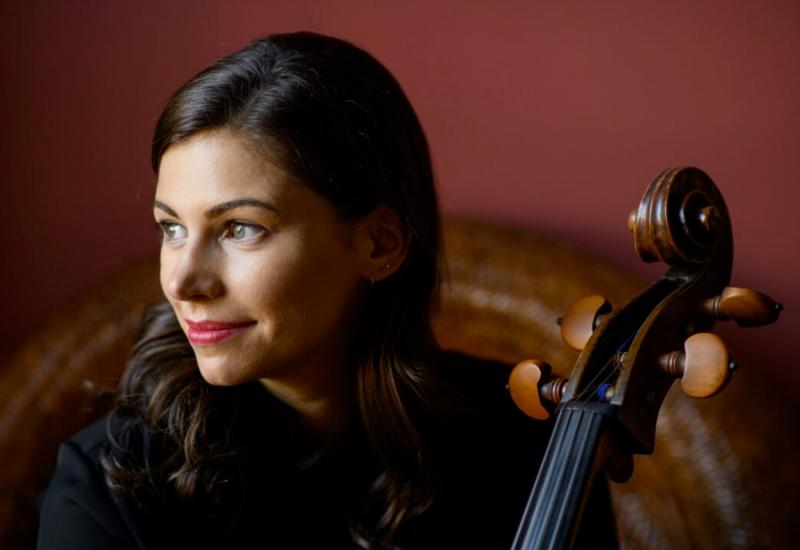 Caitlan Sullivan with cello profile landscape