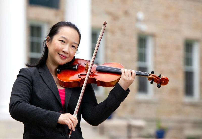 Wen-Lei Gu violin faculty profile pic