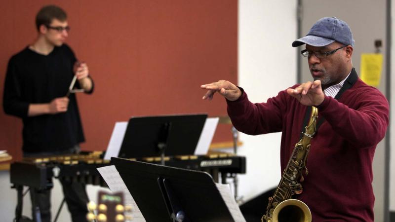 Jose Encarnacion instructing jazz class