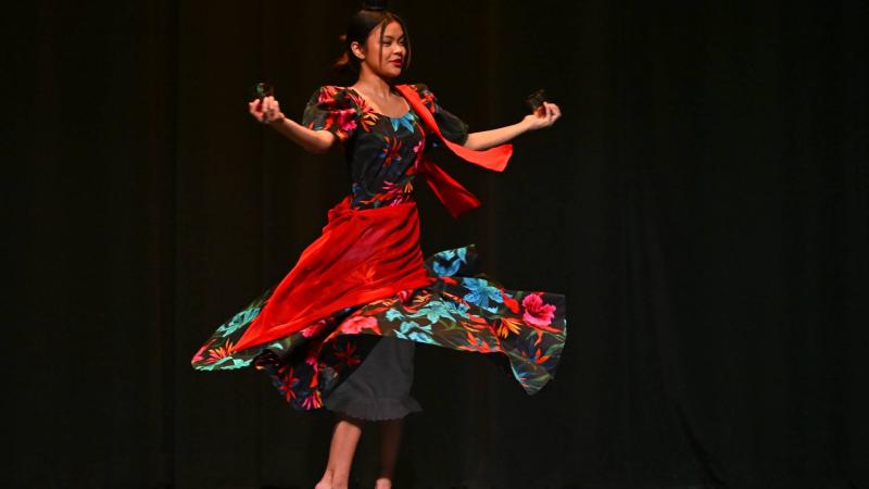Student performing Binasuan dance during the 2022 Cabaret.