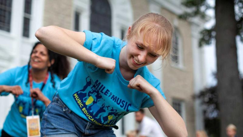 Mindara Krueger-Olson leads a Ghanaian Drumming & Dancing session during the 2021 Mile of Music.