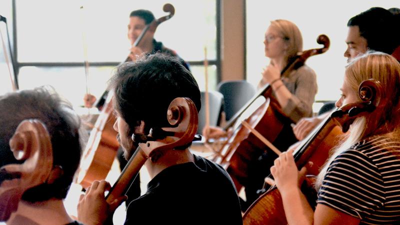 Cello players