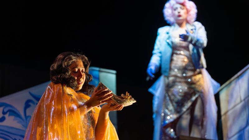 Allison Juárez Wunderlin (left) and Caroline Huber during opera rehearsal for Cendrillon.