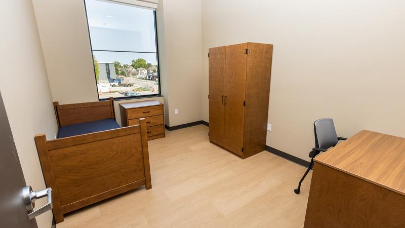 Fox Commons Standard Apartment Bedroom (View 2)