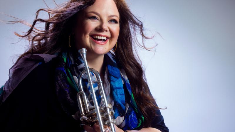 Nadje Noordhuis holding a trumpet