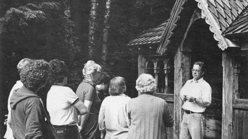 Joe's leads a Chapel Tour in 1979
