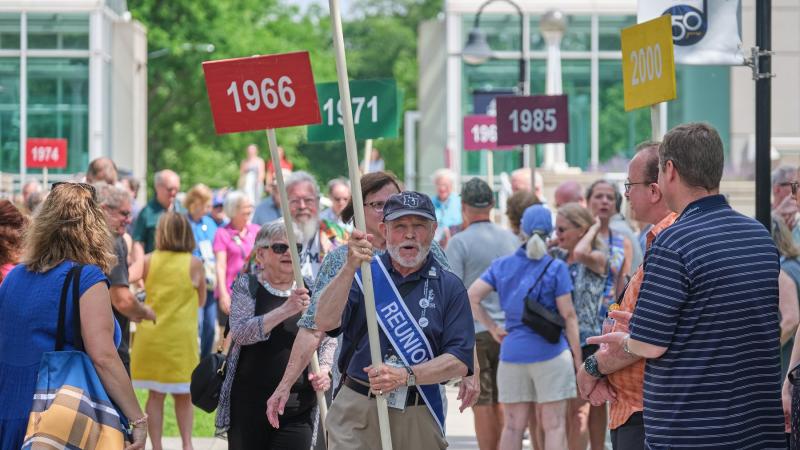 Ted Katzoff ’65 leads the Parade of Classes.