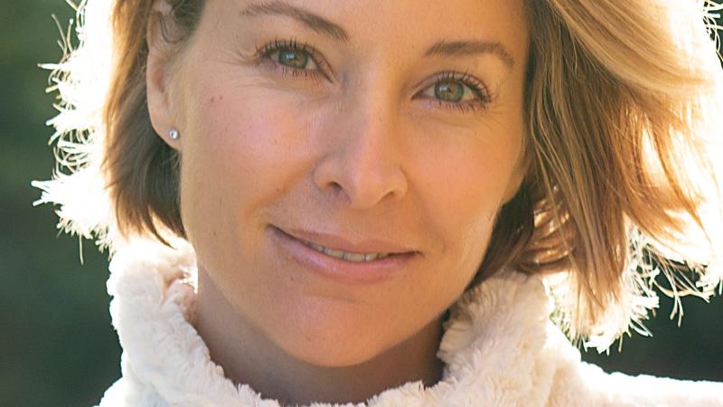Kim Warner headshot