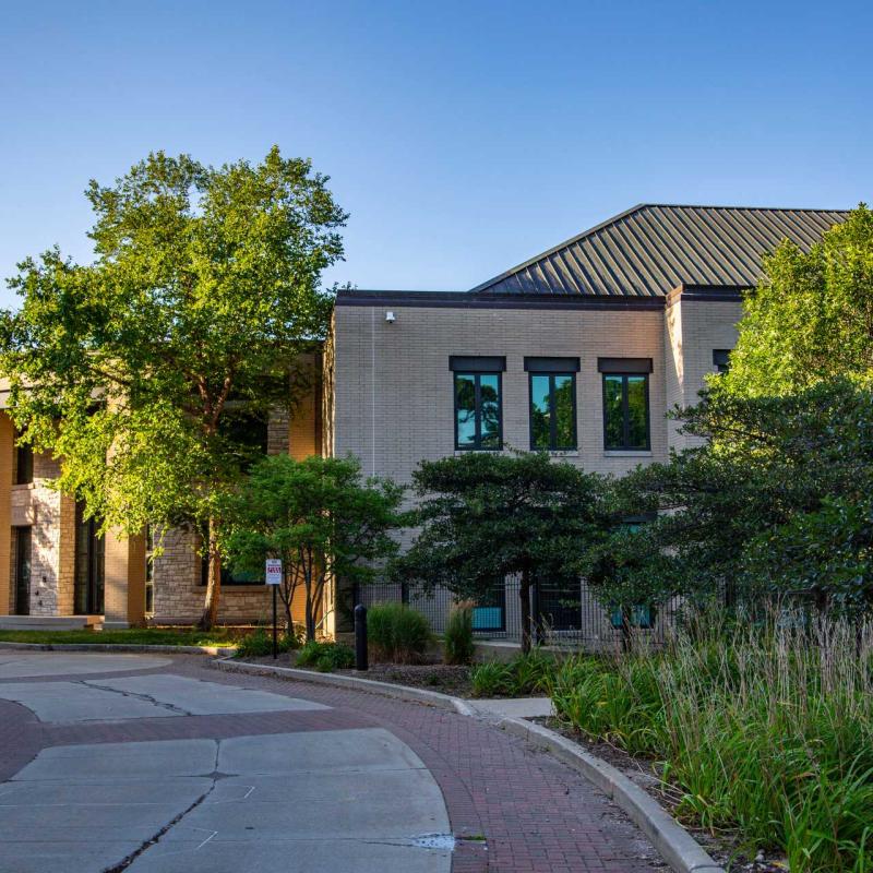 Pathway leading up to Hiett Hall in the afternoon