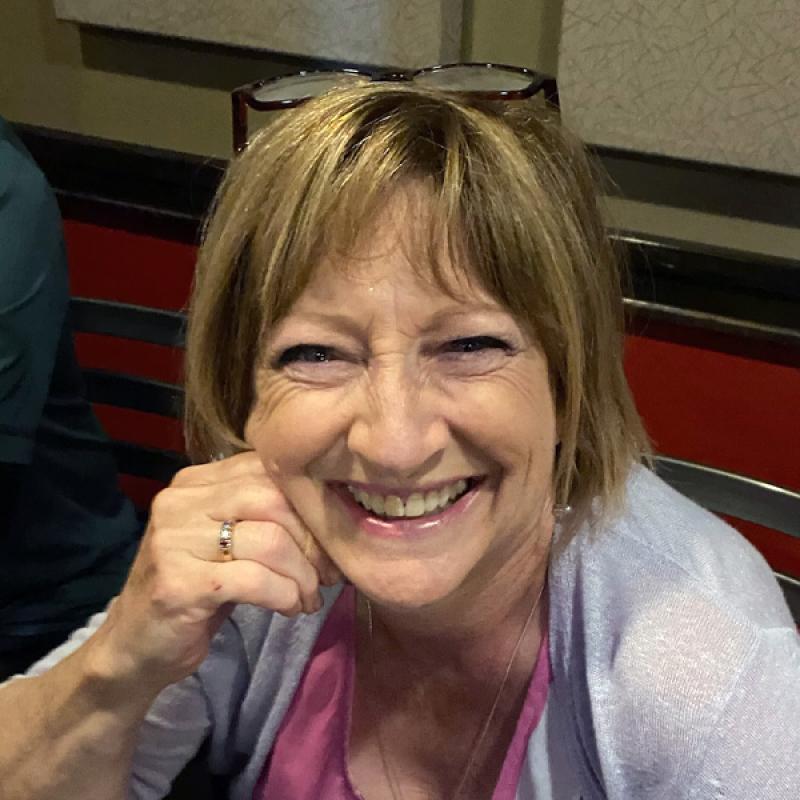 Dr. Linda Berger Hellmich ‘82 profile fun