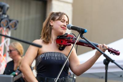 Kate Stenson '24 performs at the 2025 Mile of Music.