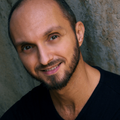 Headshot black shirt