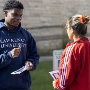 students discussing move-in