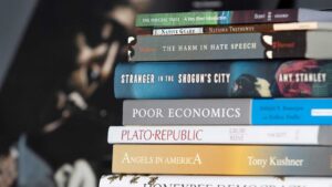 Building community: A study guide to Lawrence’s 2021-22 First-Year Studies