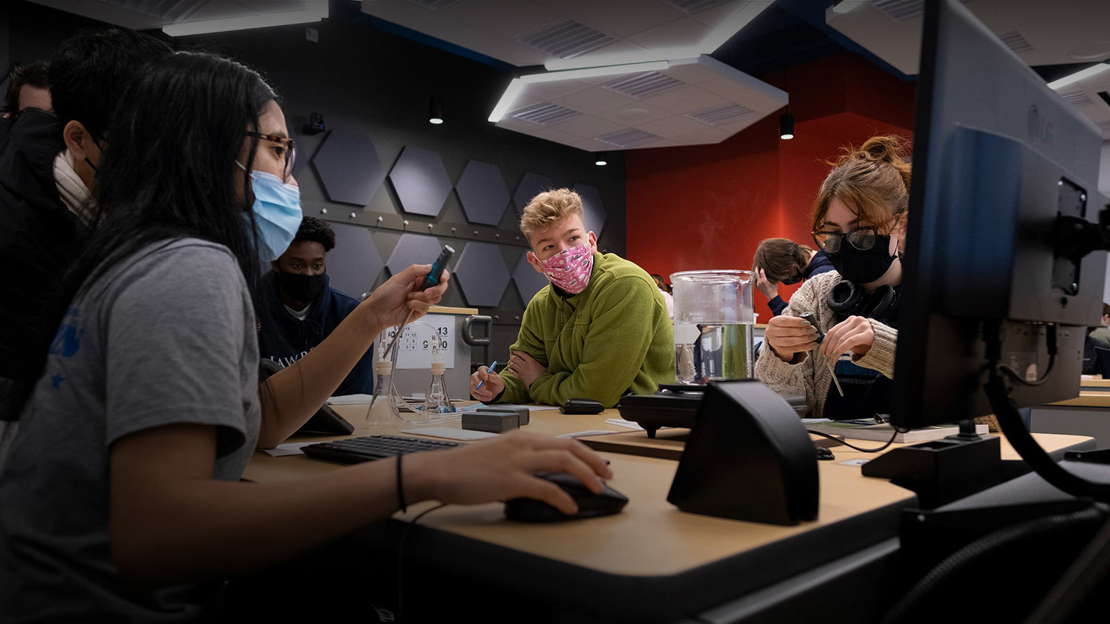 Reimagined classroom brings new energy, creativity to intro science classes