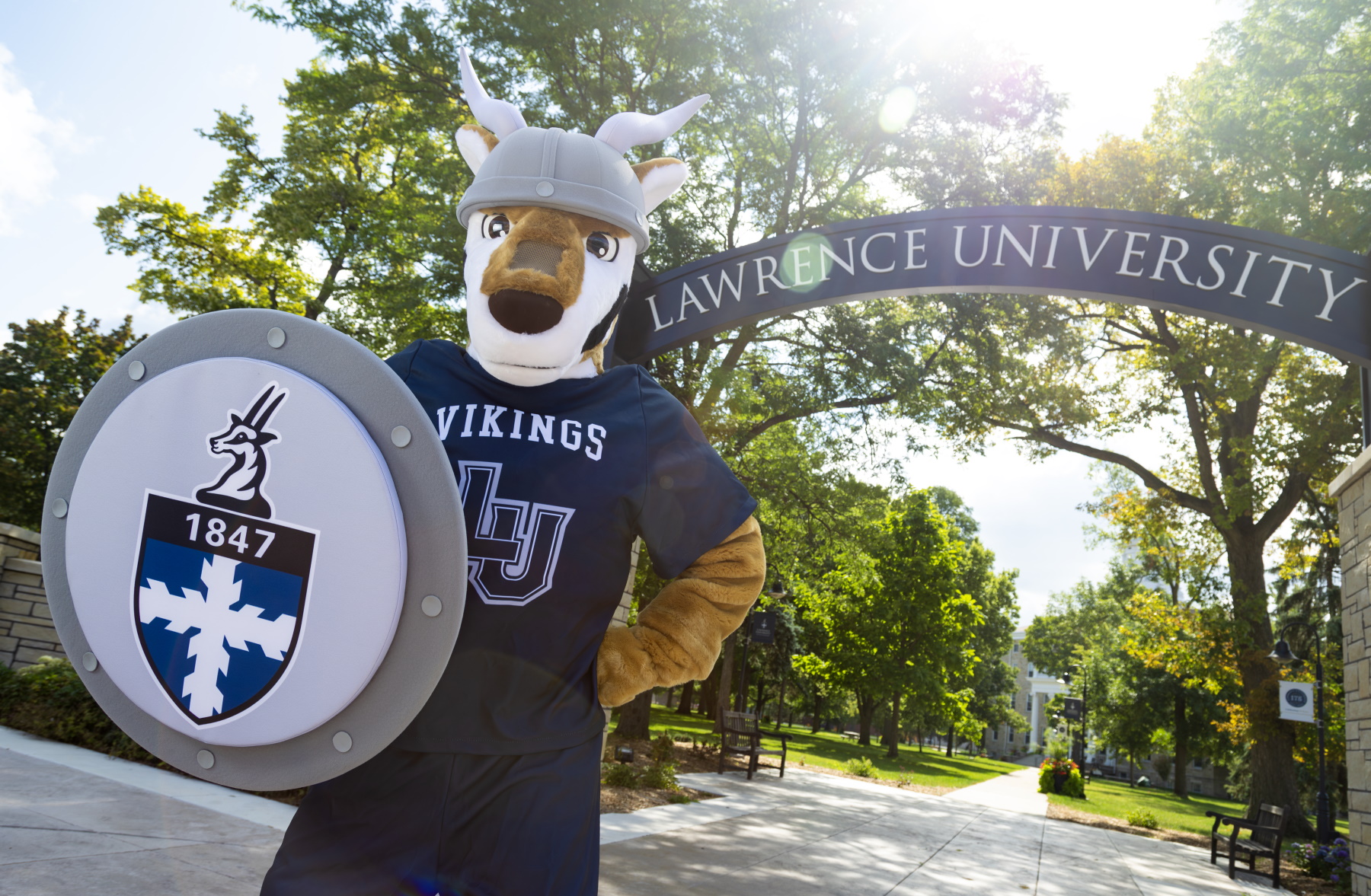 Time to celebrate! 10th annual Giving Day to lead into Blue & White Homecoming