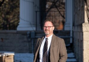Lawrence mourns passing of Garth Bond, who taught Lawrentians for 20 years