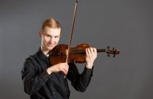 Sophomore violinist Ben Frueh champions contemporary classical music as he solos with LSO